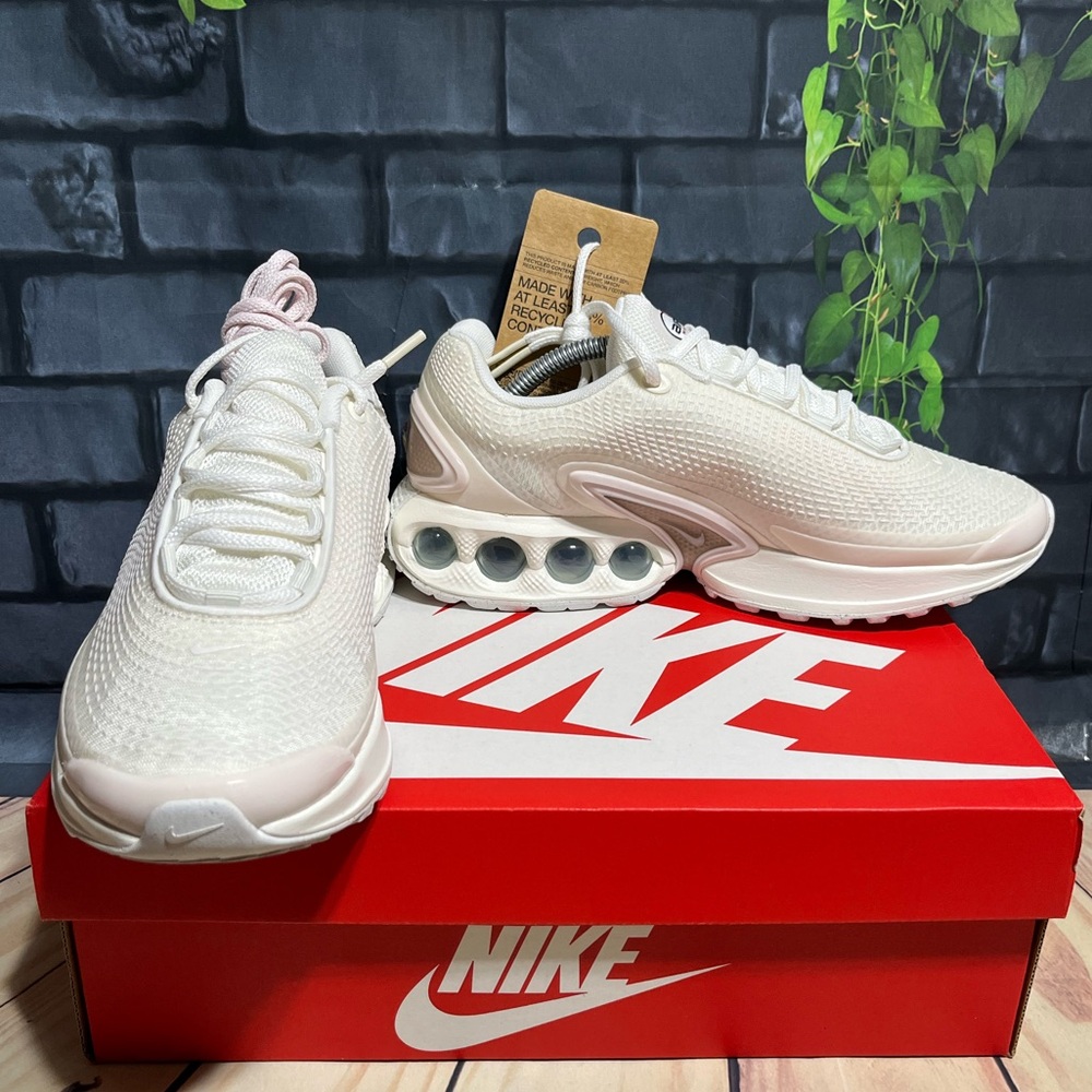 Nike Air Max DN SE - Picture 2 of 10